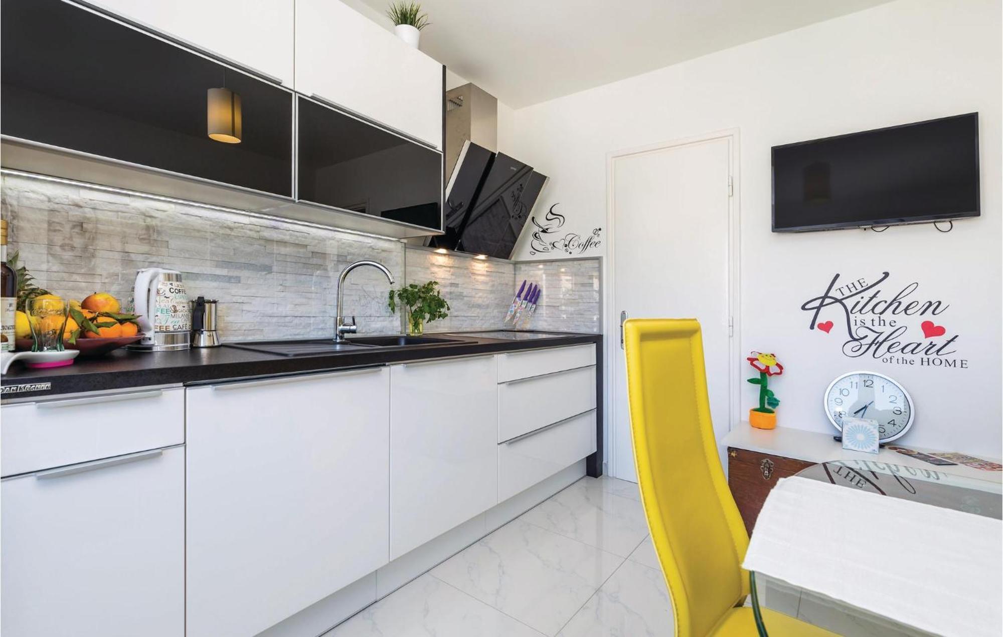 Gorgeous Apartment In Rijeka With Wifi 외부 사진